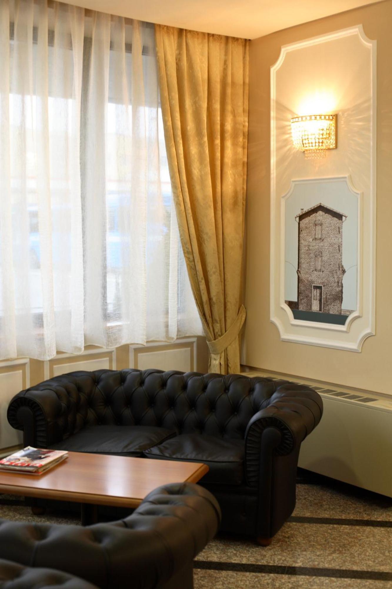 Hotel Alexander Чезена Экстерьер фото