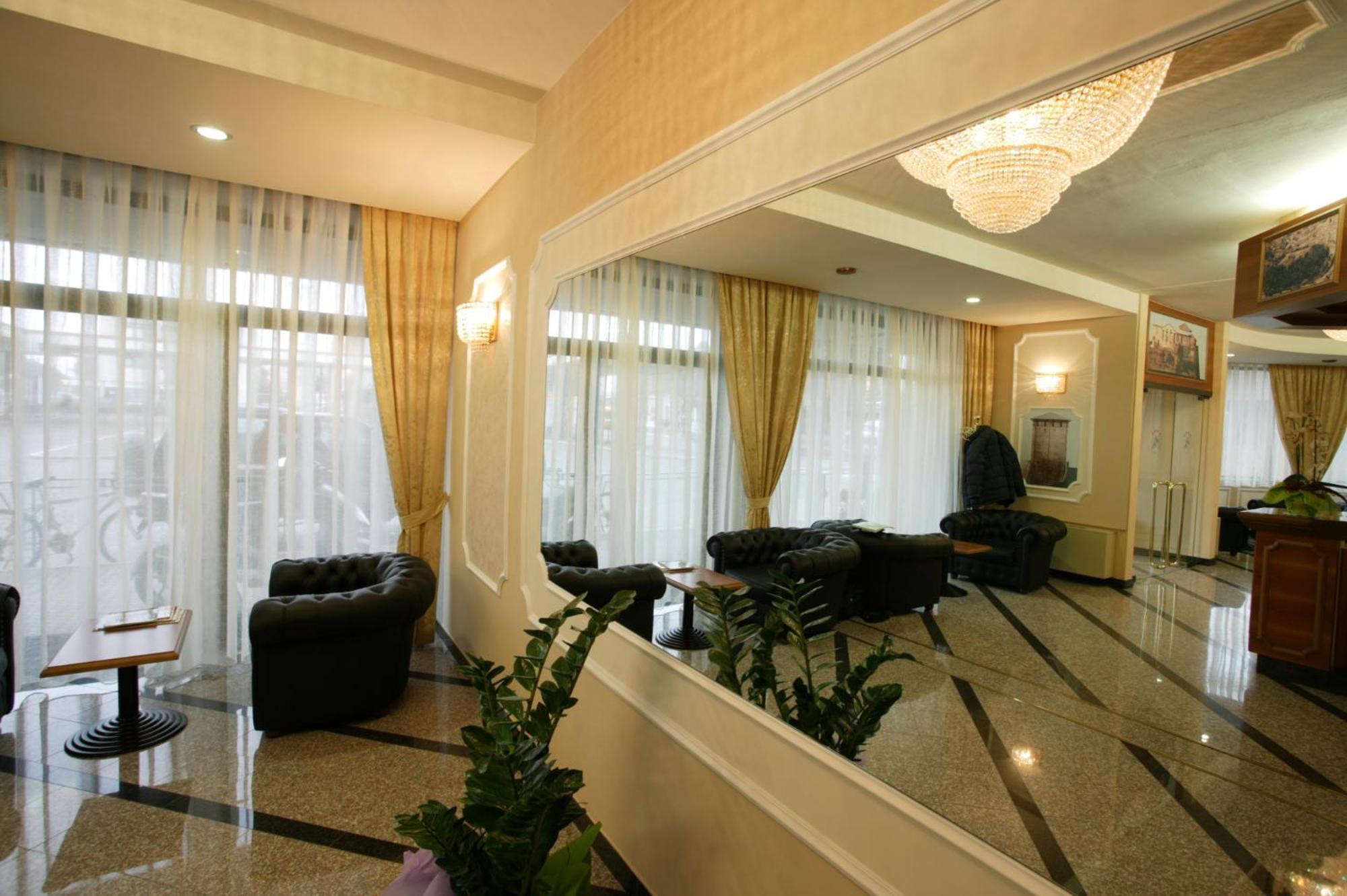 Hotel Alexander Чезена Экстерьер фото